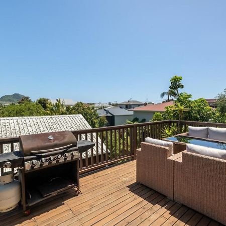 Convenient Family Bach With Easy Access To Blake Park The Beach And Downtown Mount Maunganui Eksteriør bilde