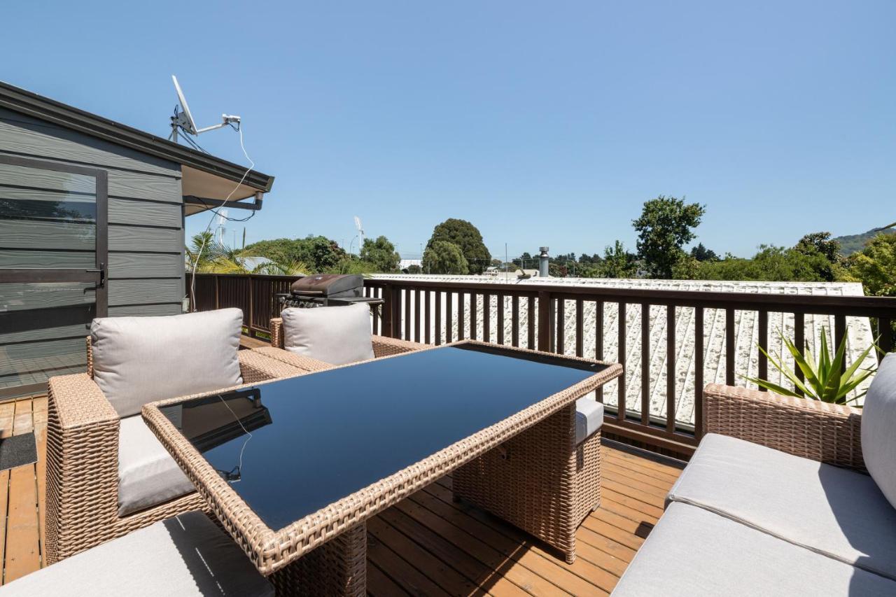 Convenient Family Bach With Easy Access To Blake Park The Beach And Downtown Mount Maunganui Eksteriør bilde