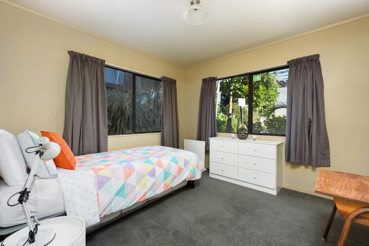 Convenient Family Bach With Easy Access To Blake Park The Beach And Downtown Mount Maunganui Eksteriør bilde