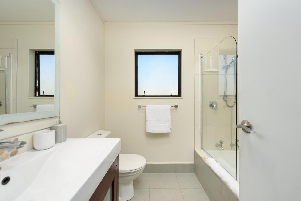 Convenient Family Bach With Easy Access To Blake Park The Beach And Downtown Mount Maunganui Eksteriør bilde